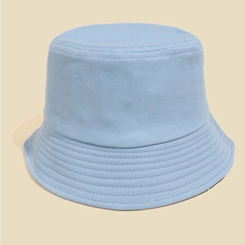 🌺 Light baby blue bucket hat